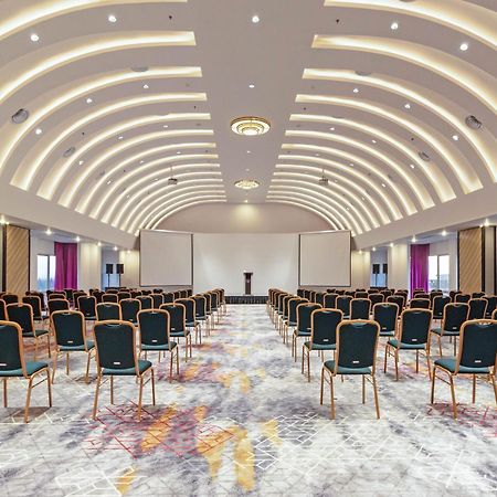 Mercure Pontianak City Center Екстер'єр фото