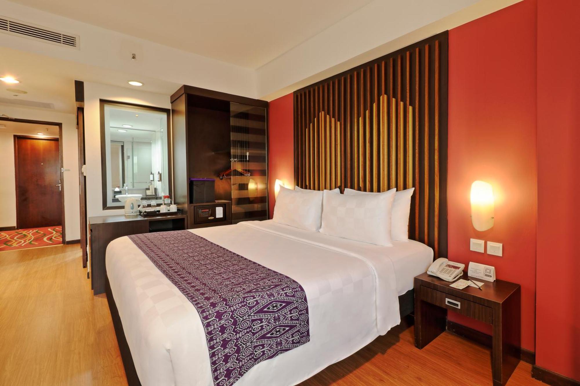 Mercure Pontianak City Center Екстер'єр фото