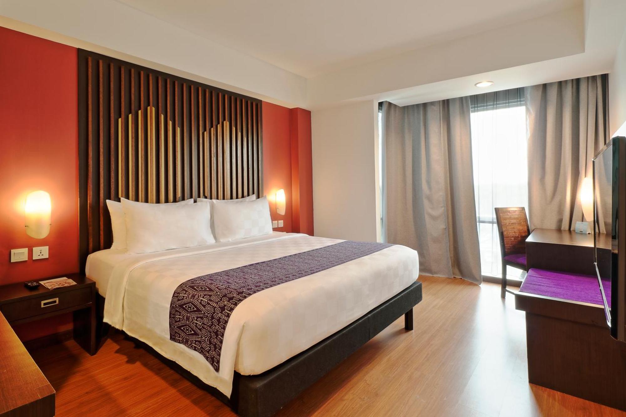 Mercure Pontianak City Center Екстер'єр фото