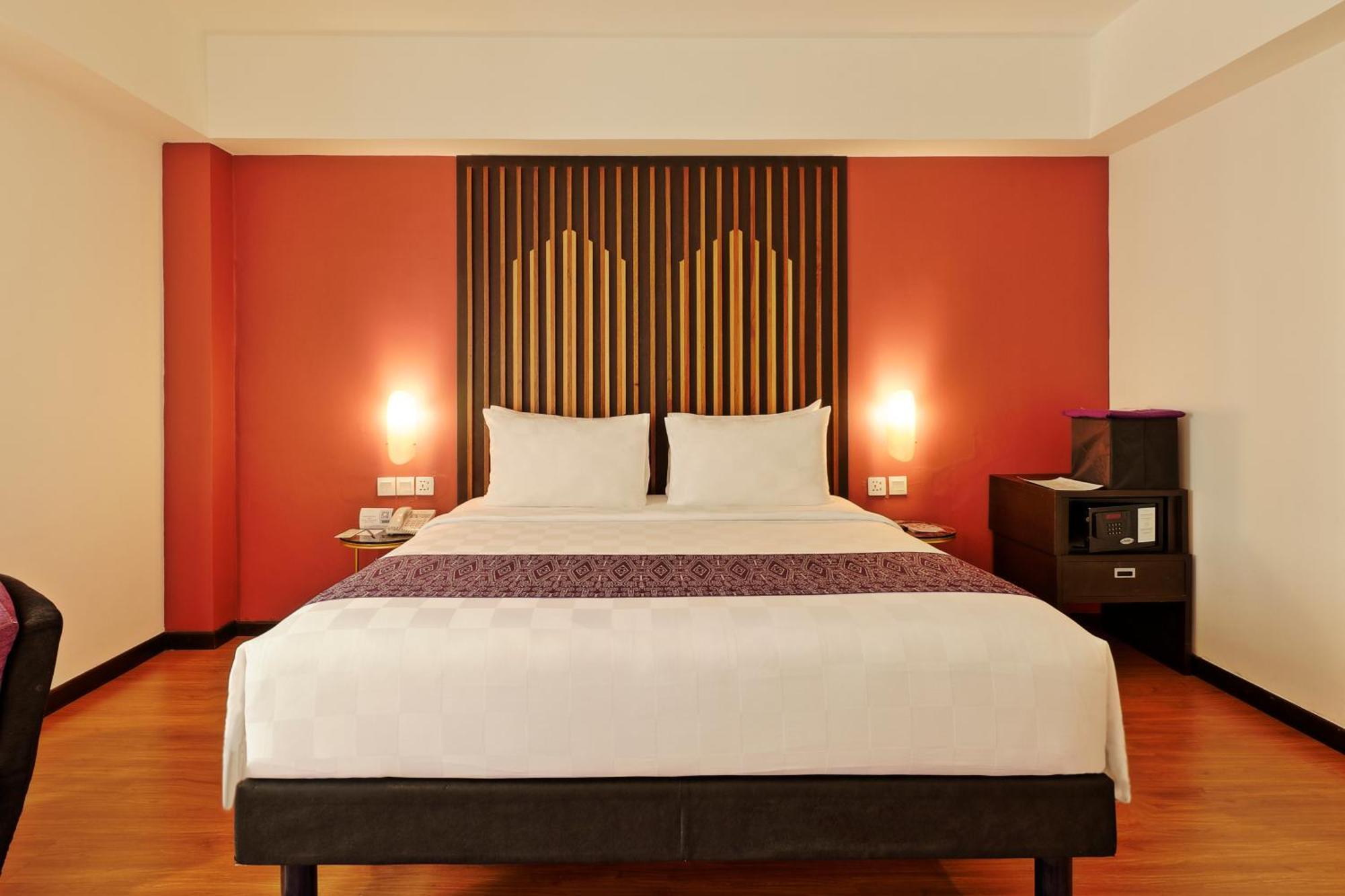 Mercure Pontianak City Center Екстер'єр фото