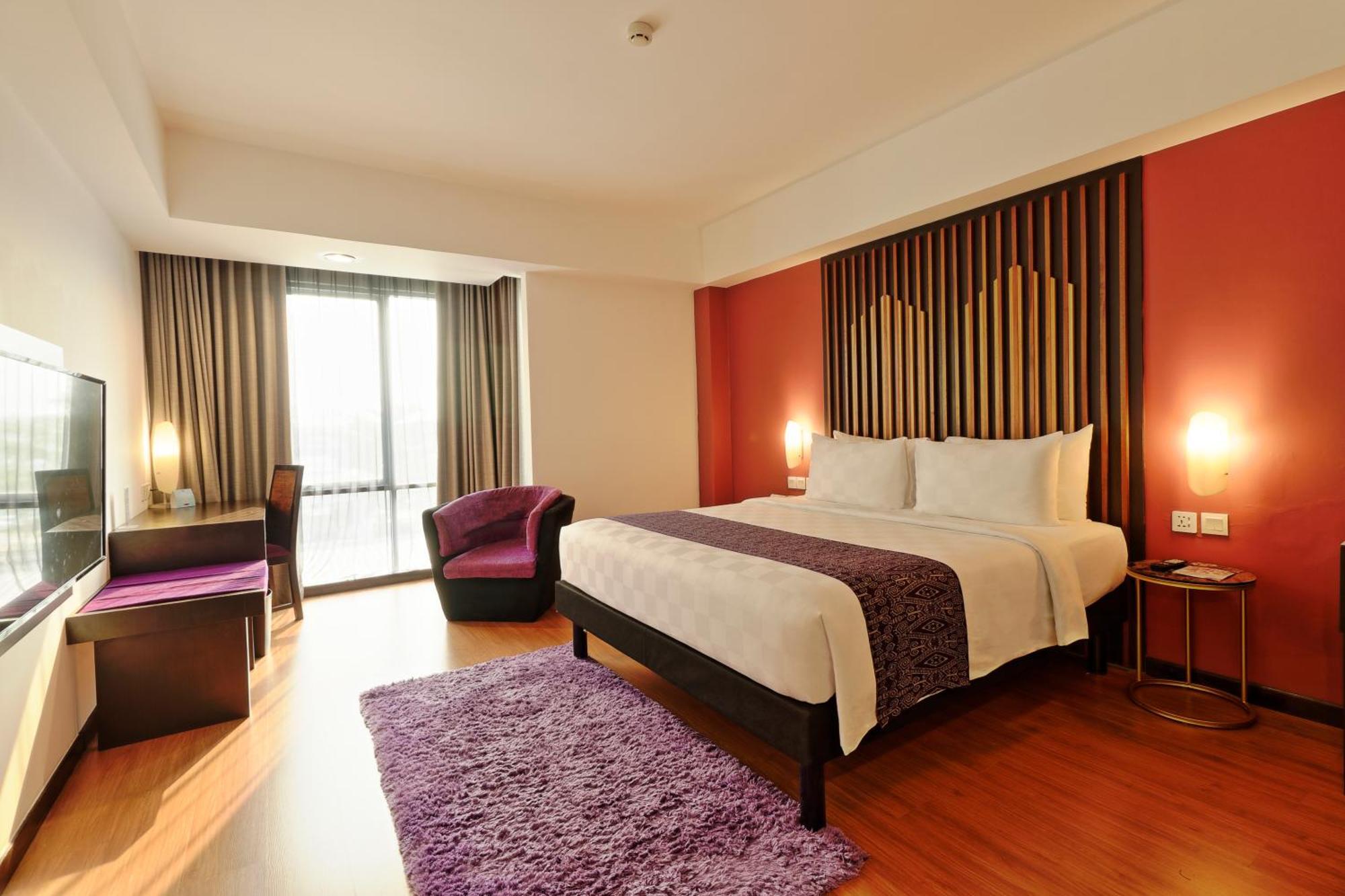 Mercure Pontianak City Center Екстер'єр фото