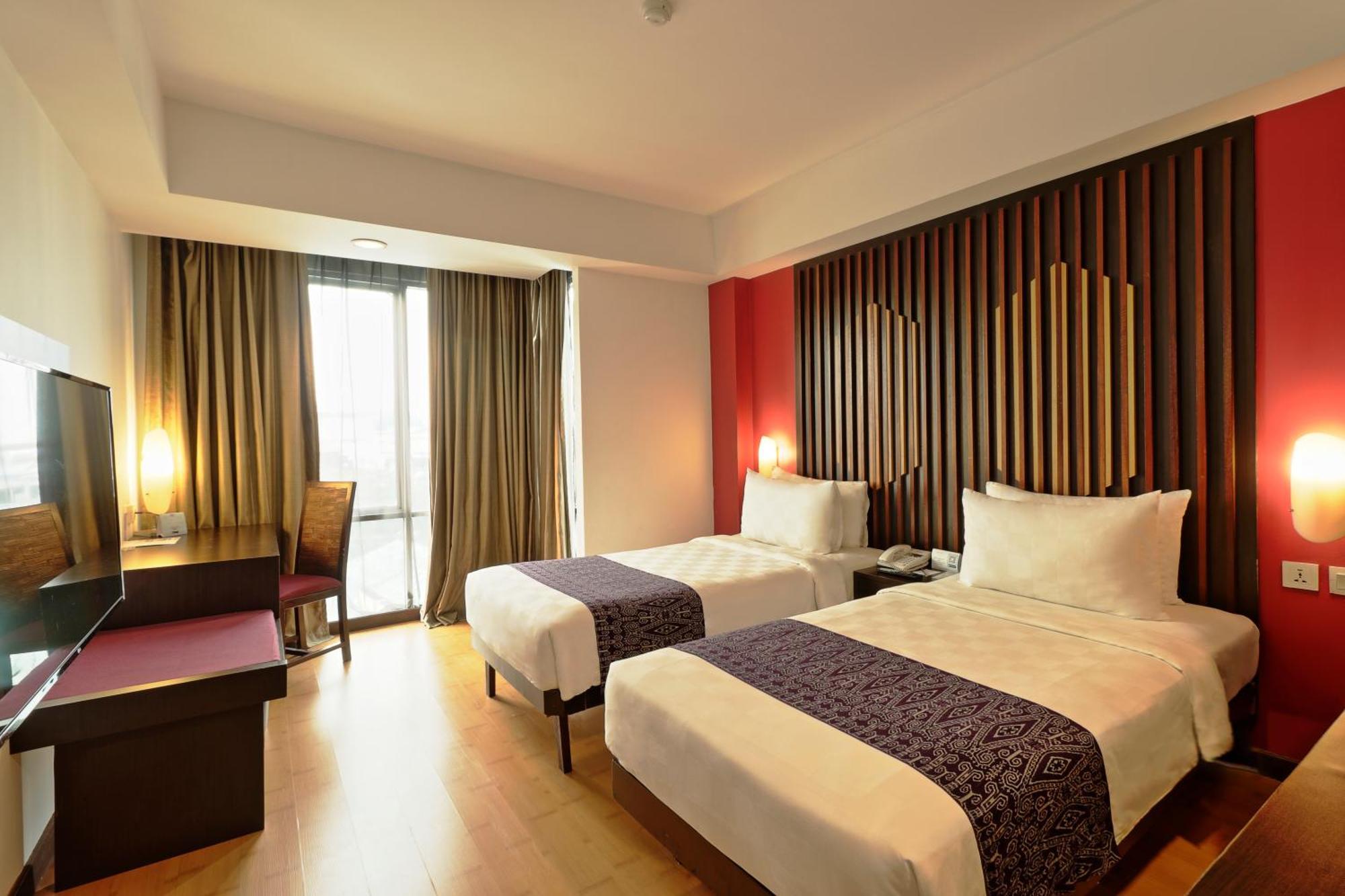 Mercure Pontianak City Center Екстер'єр фото