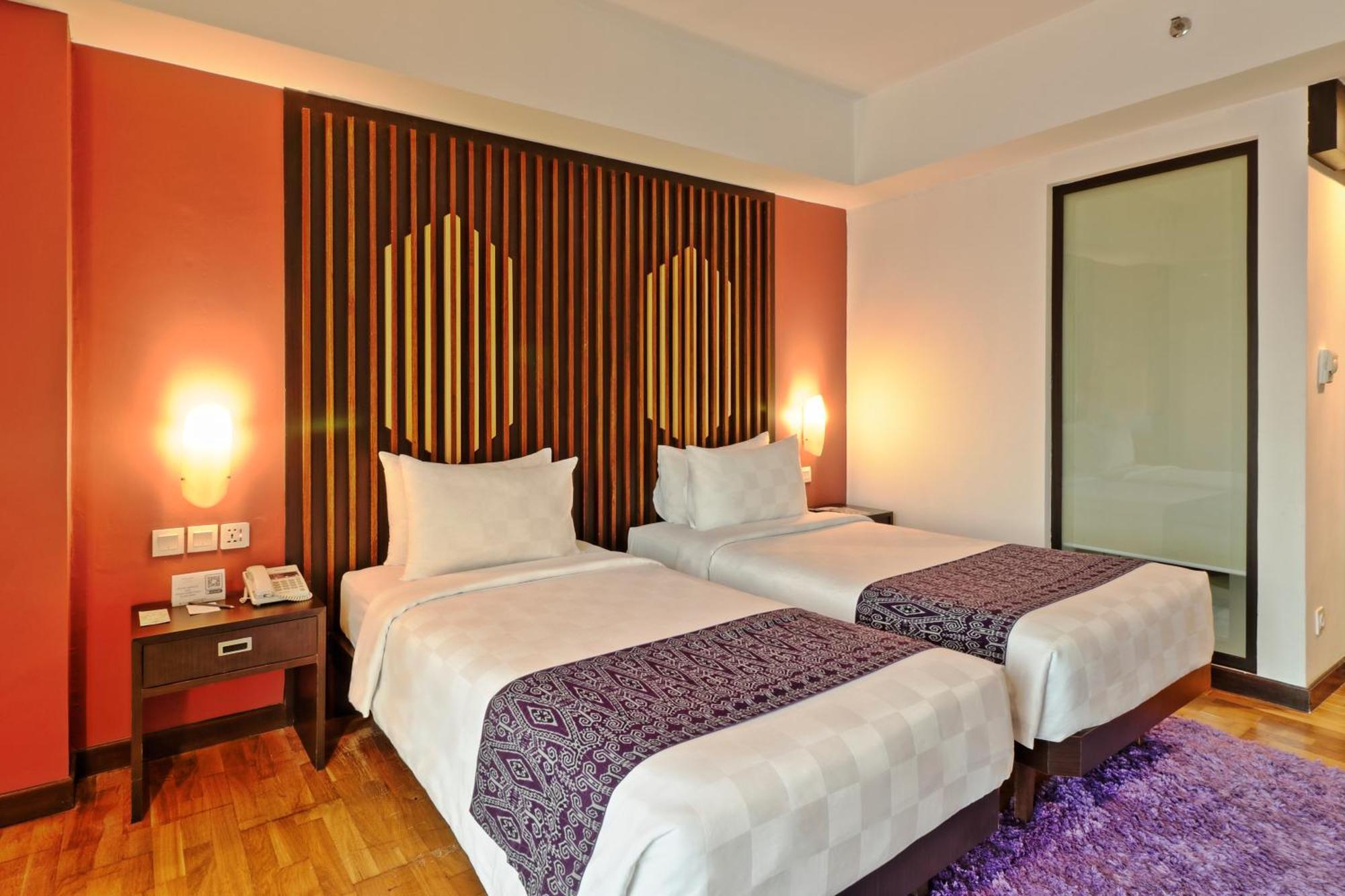 Mercure Pontianak City Center Екстер'єр фото