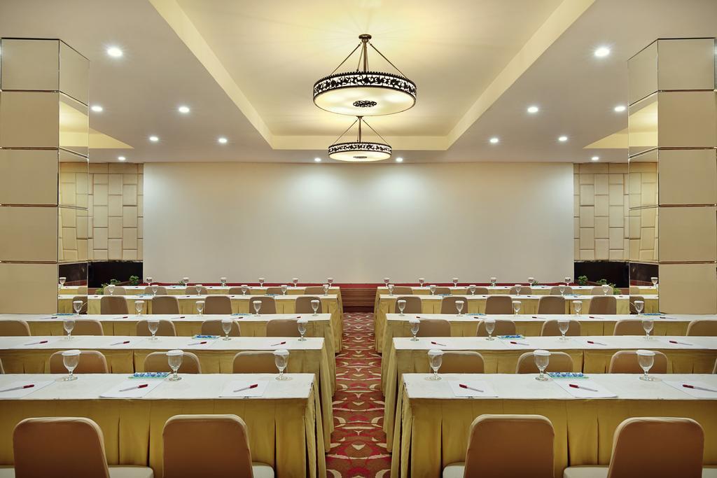 Mercure Pontianak City Center Екстер'єр фото
