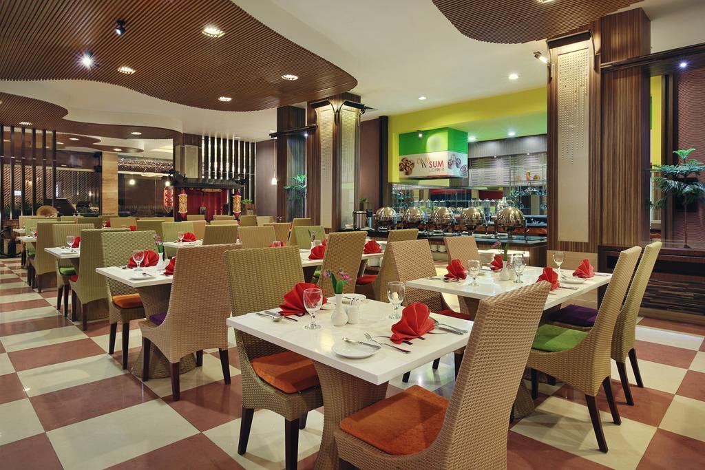 Mercure Pontianak City Center Екстер'єр фото