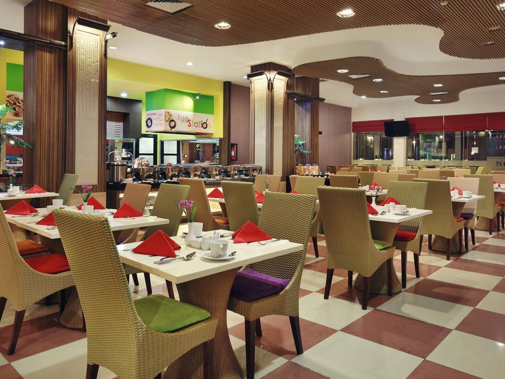 Mercure Pontianak City Center Екстер'єр фото
